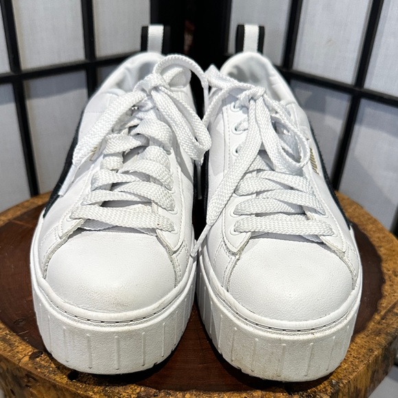 Puma White Platform Sneakers with Black Stripe EUC Size 7 - Picture 4 of 9